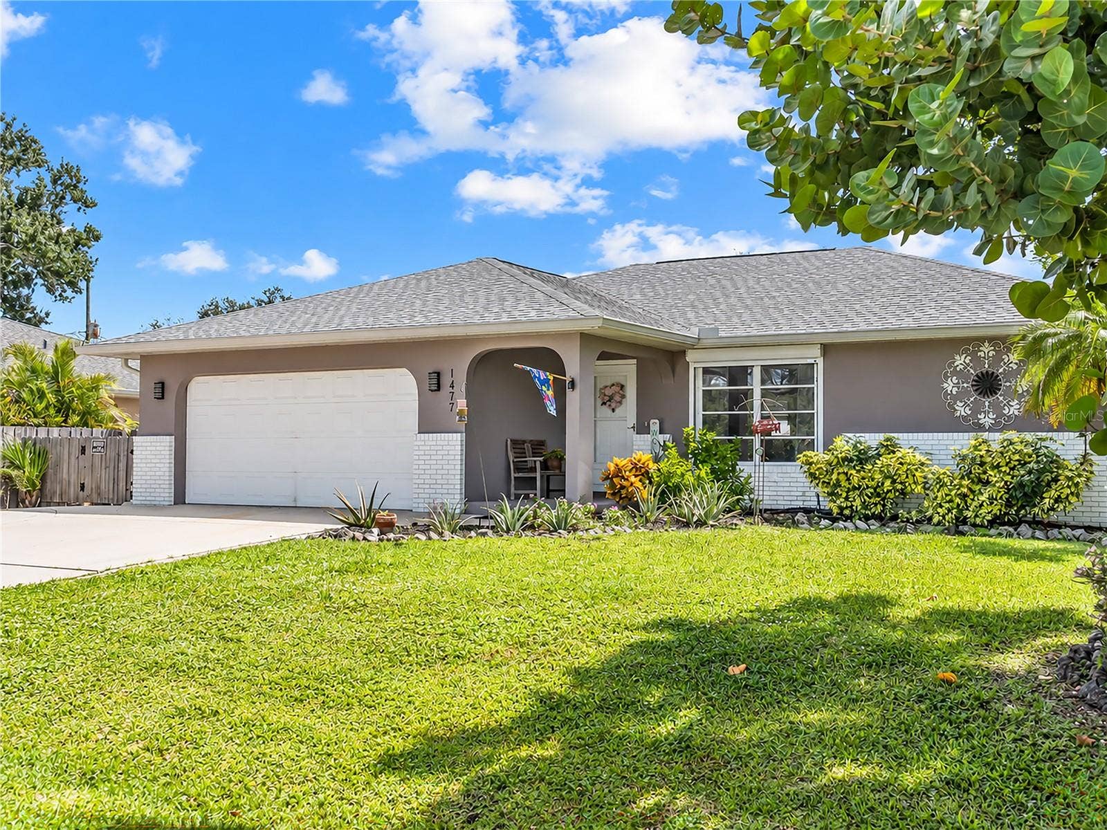 1477 HUDSON ROAD, Venice, FL 34293 Well maintained home