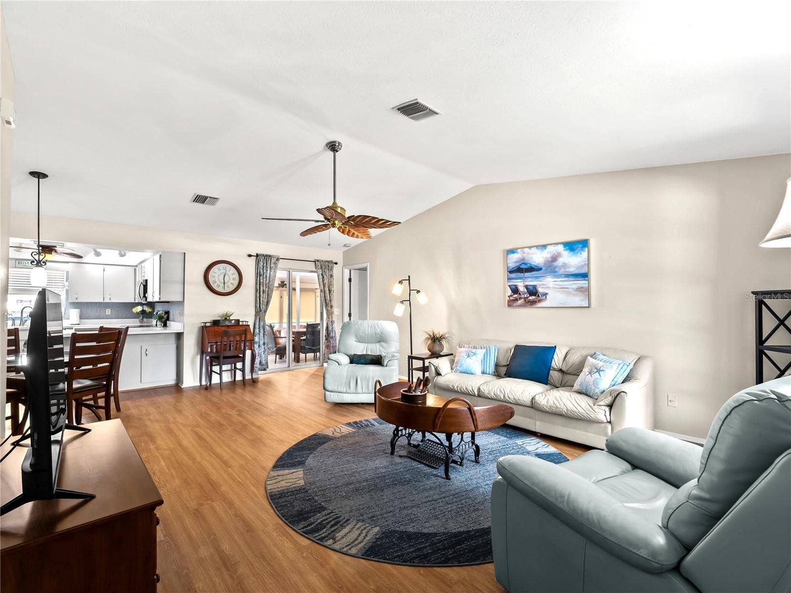 1477 HUDSON ROAD, Venice, FL 34293 Great flow through home