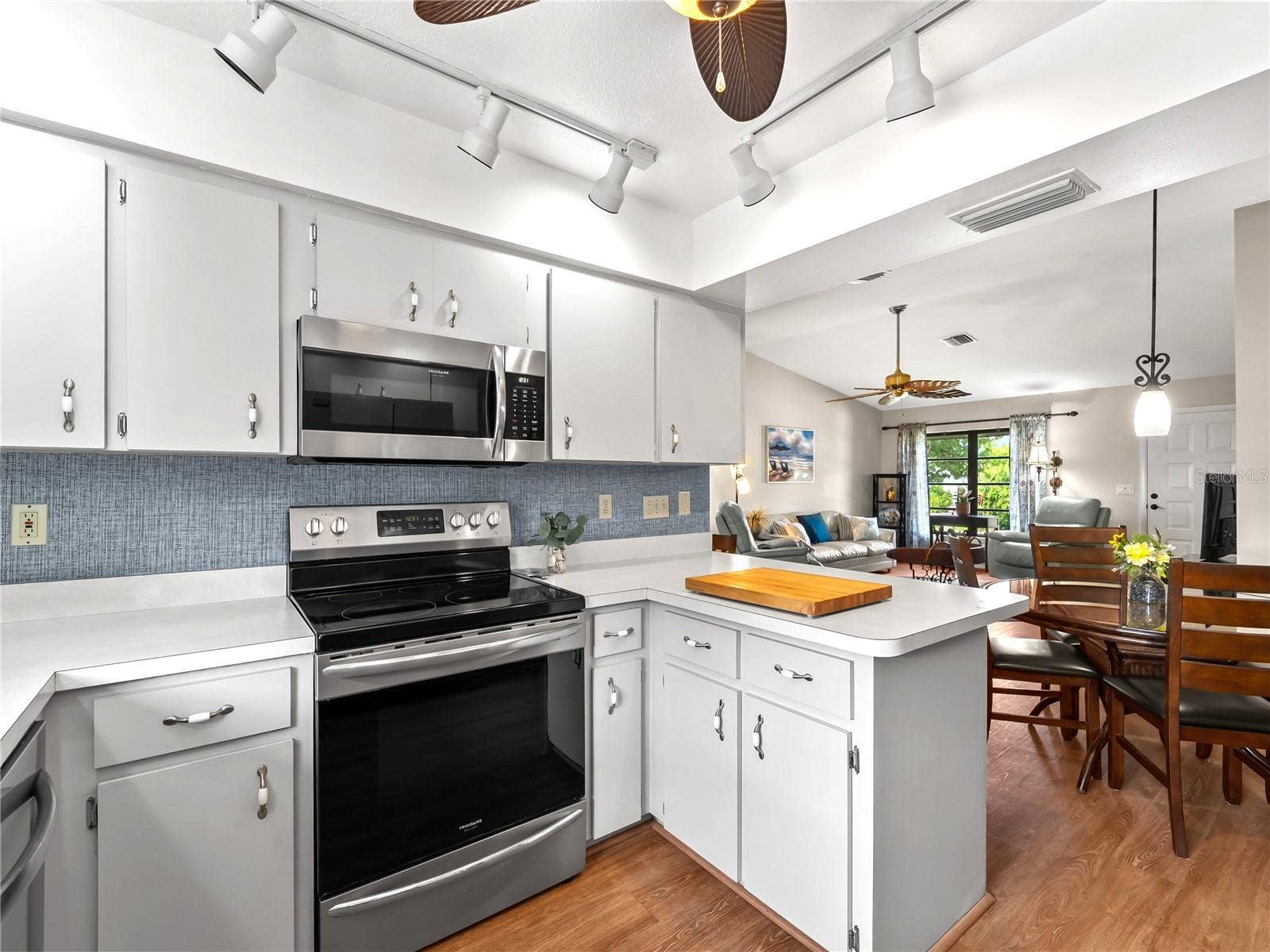 1477 HUDSON ROAD, Venice, FL 34293 Open concept