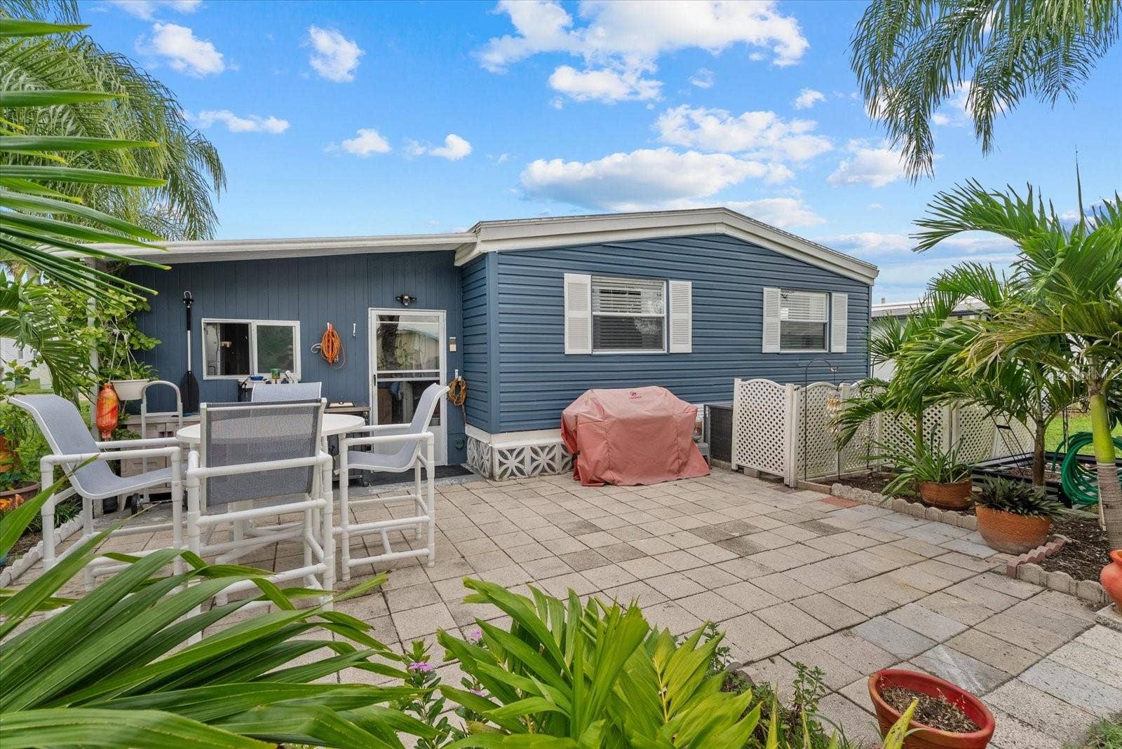 560 FAIRMOUNT DRIVE, North Port, FL 34287 560 FAIRMOUNT DRIVE, North Port, FL 34287