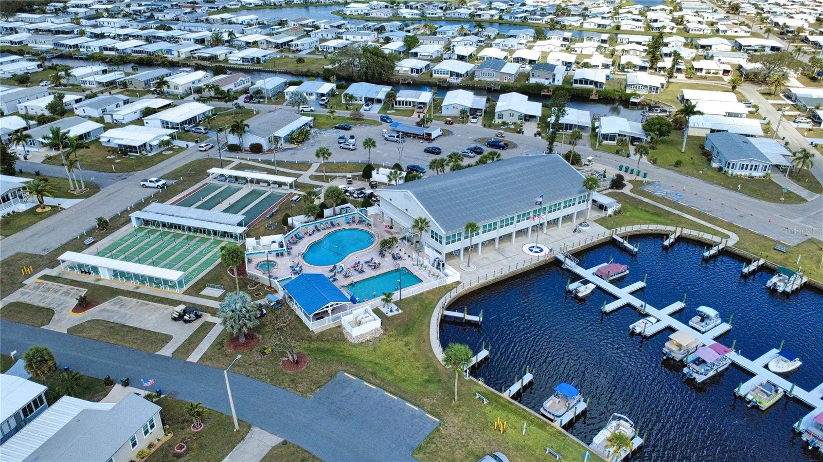 225 BLACKBURN BOULEVARD, North Port, FL 34287