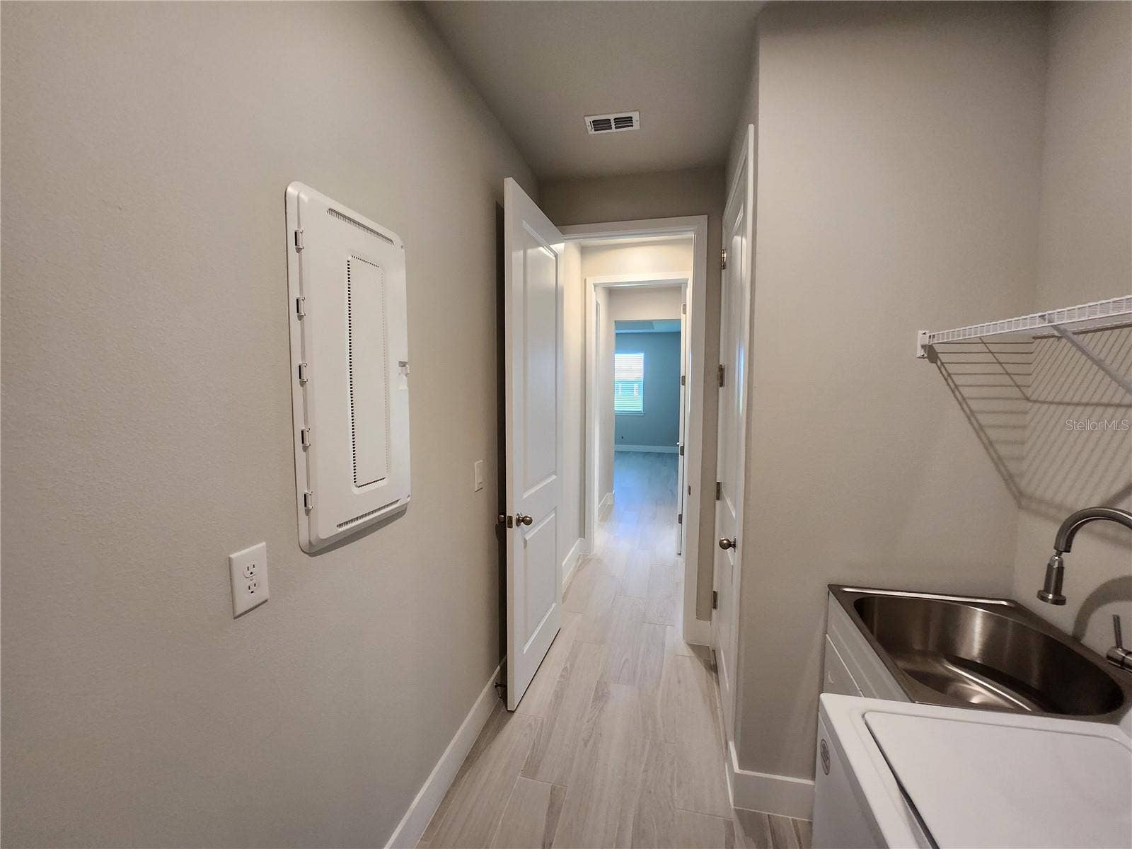20465 BANDERA PLACE, Venice, FL 34293 Laundry Room