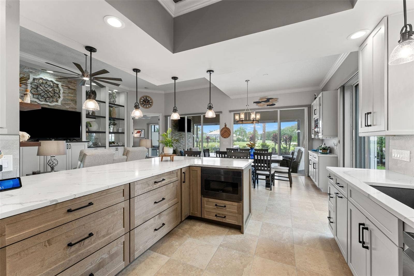 13150 GUYANA STREET, Venice, FL 34293 Tray ceiling