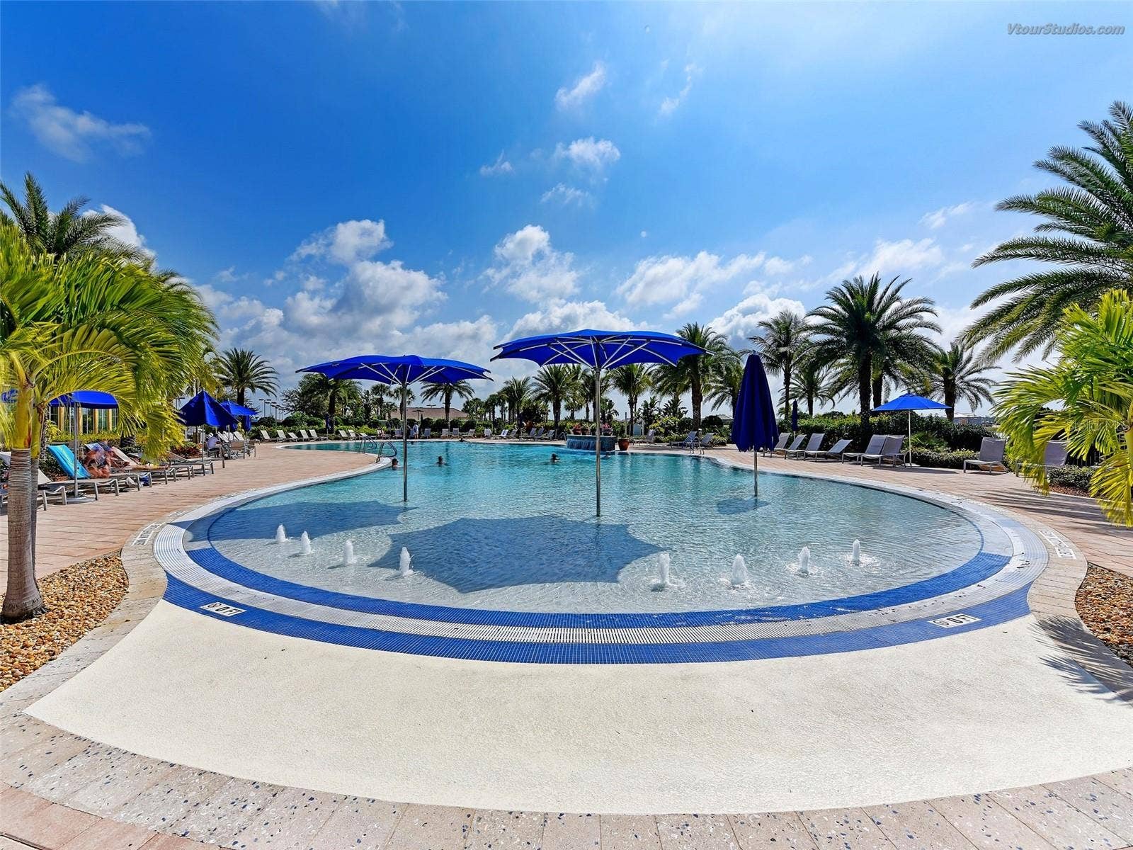 13150 GUYANA STREET, Venice, FL 34293 Zero entry pool