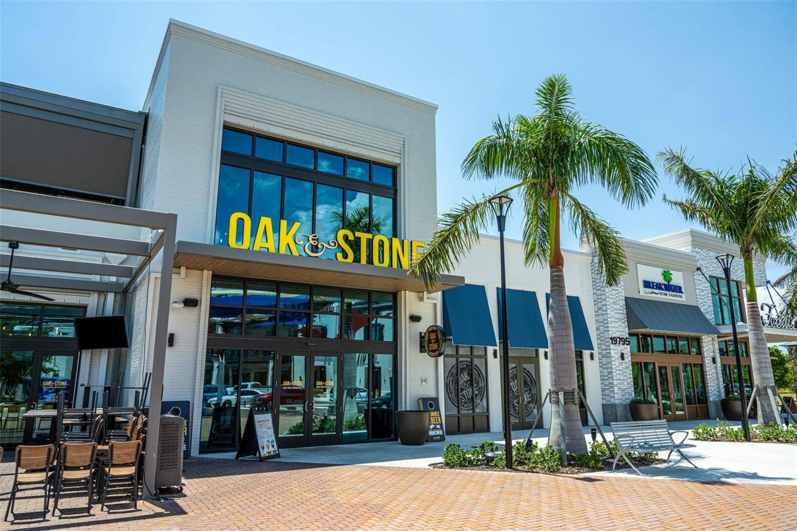 13150 GUYANA STREET, Venice, FL 34293 Several dining options