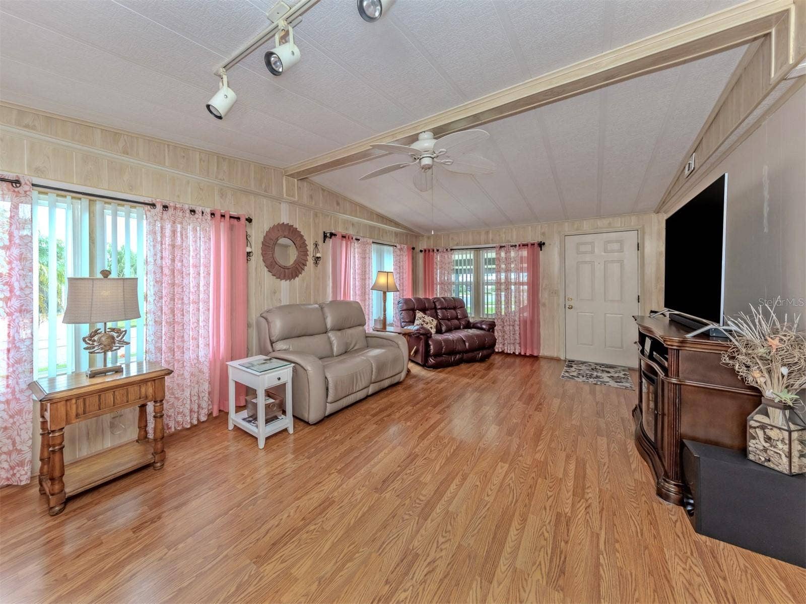 196 PALM HARBOR DRIVE, North Port, FL 34287 196 PALM HARBOR DRIVE, North Port, FL 34287