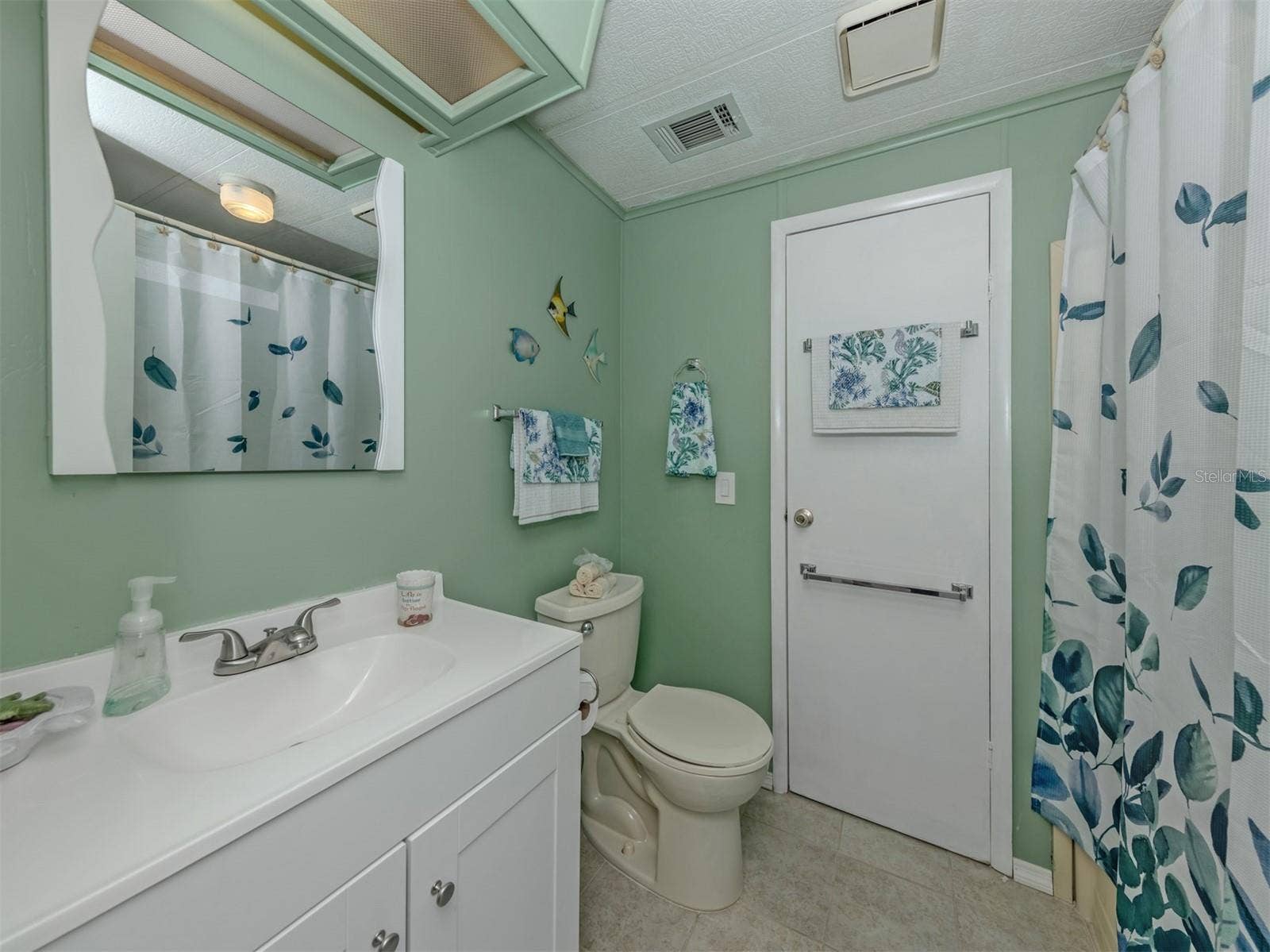 196 PALM HARBOR DRIVE, North Port, FL 34287 196 PALM HARBOR DRIVE, North Port, FL 34287