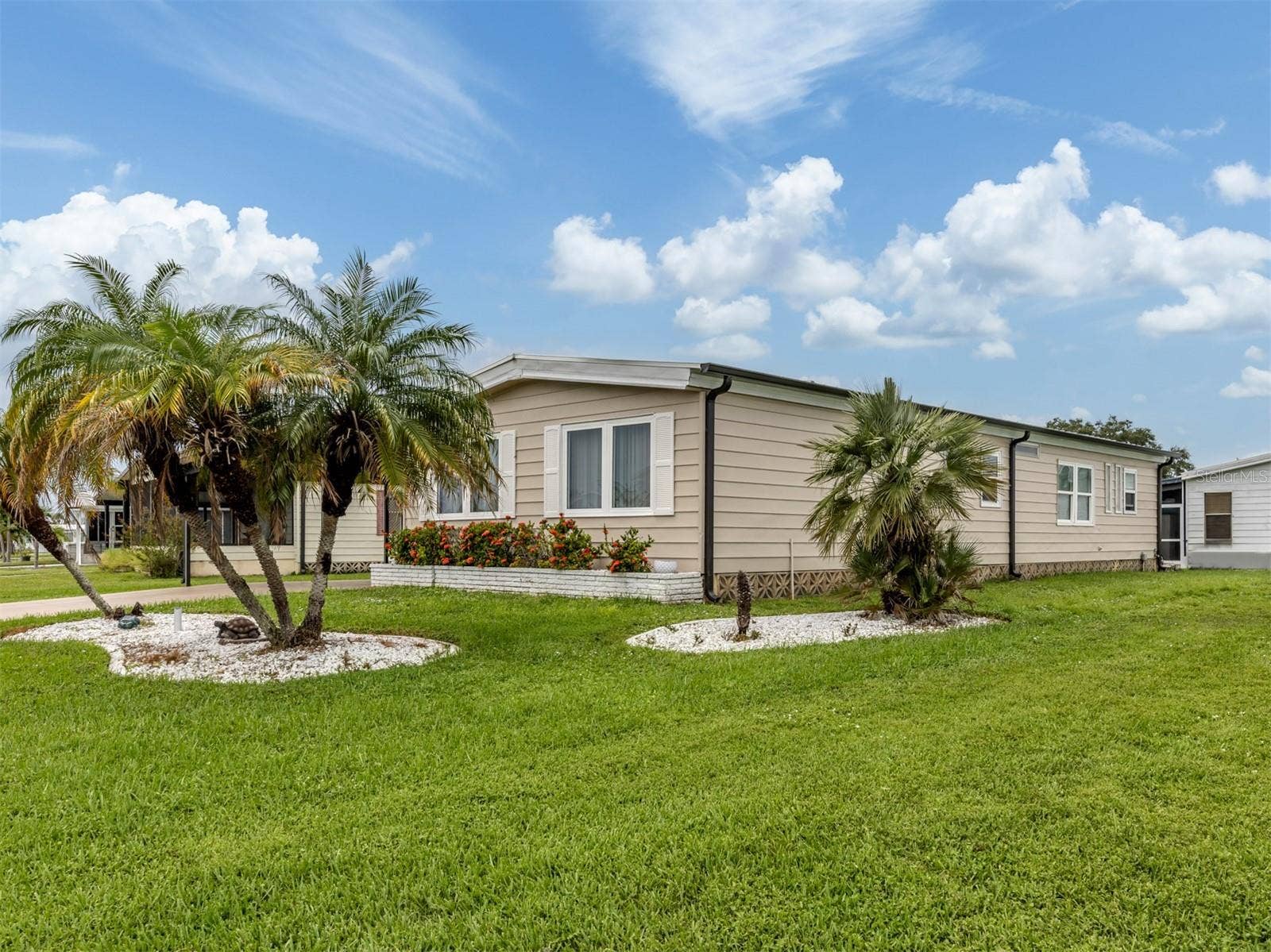 196 PALM HARBOR DRIVE, North Port, FL 34287 196 PALM HARBOR DRIVE, North Port, FL 34287
