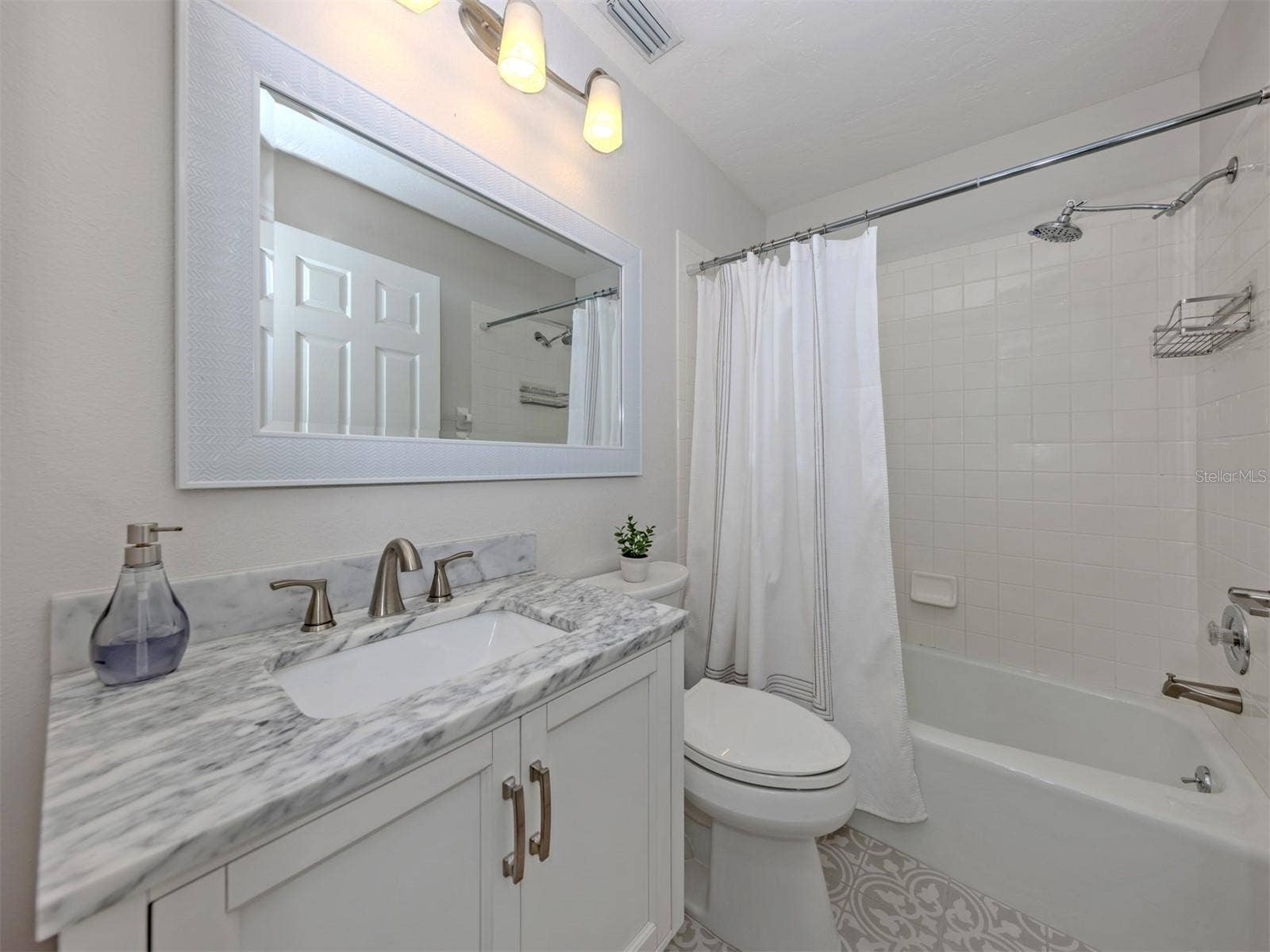 565 FALLBROOK DRIVE, Venice, FL 34292