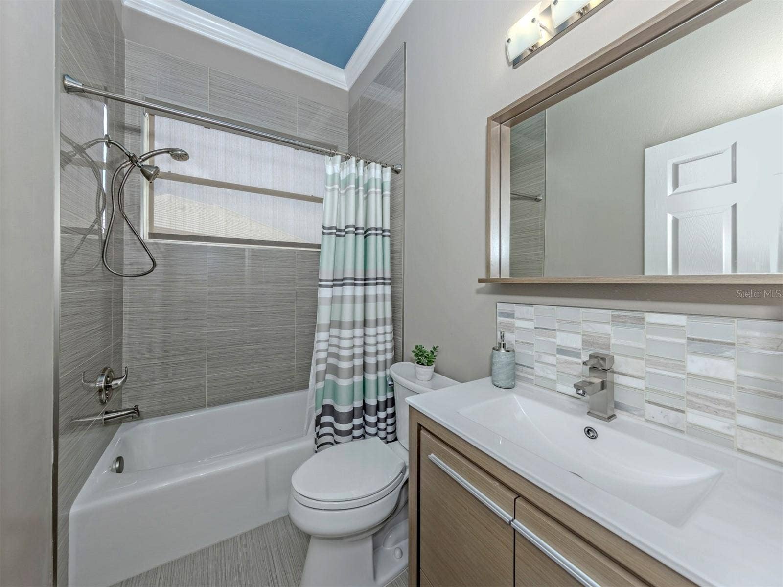 565 FALLBROOK DRIVE, Venice, FL 34292