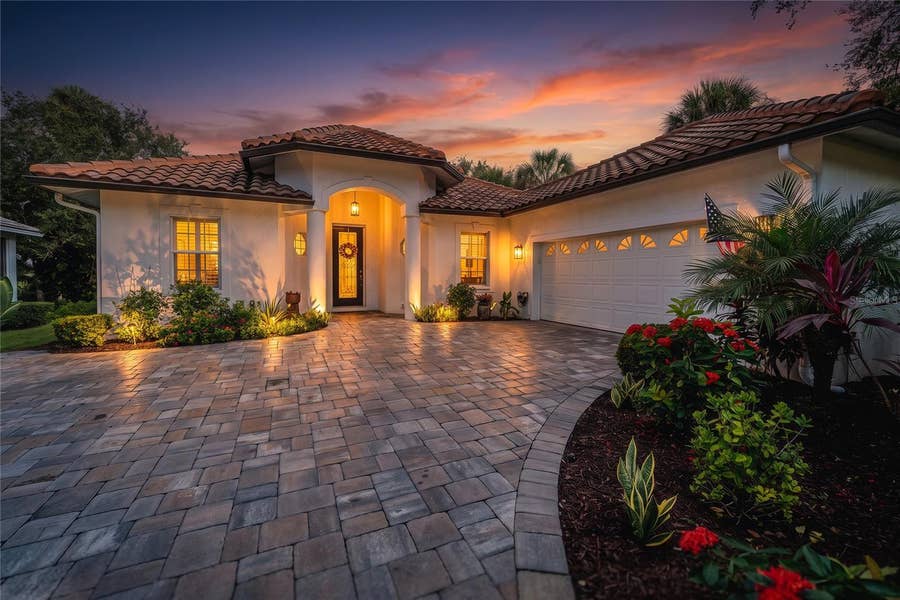 Property photo for 836 CONNEMARA CIRCLE, Venice, FL
