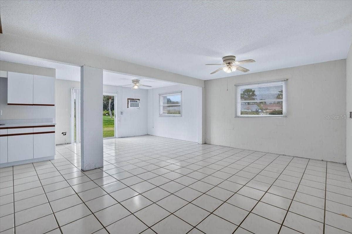 4104 STROMBUS ROAD, Venice, FL 34293 4104 STROMBUS ROAD, Venice, FL 34293