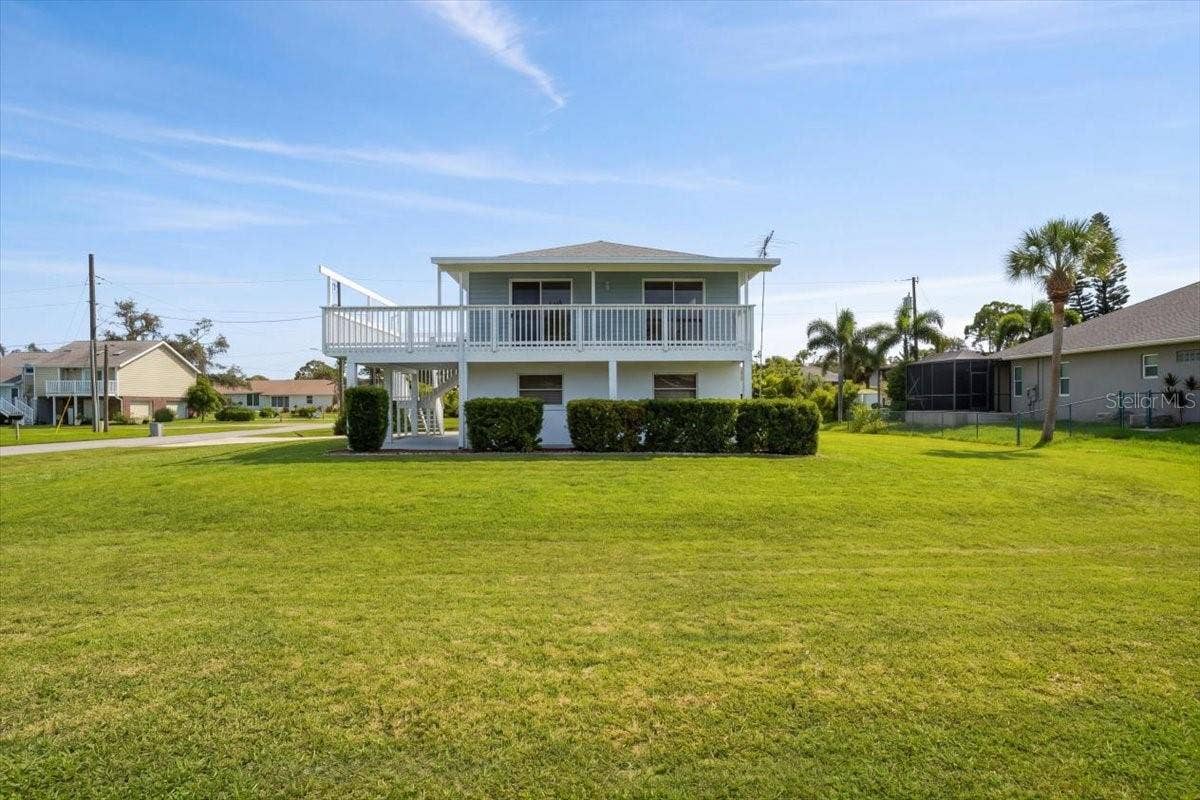 4104 STROMBUS ROAD, Venice, FL 34293 4104 STROMBUS ROAD, Venice, FL 34293