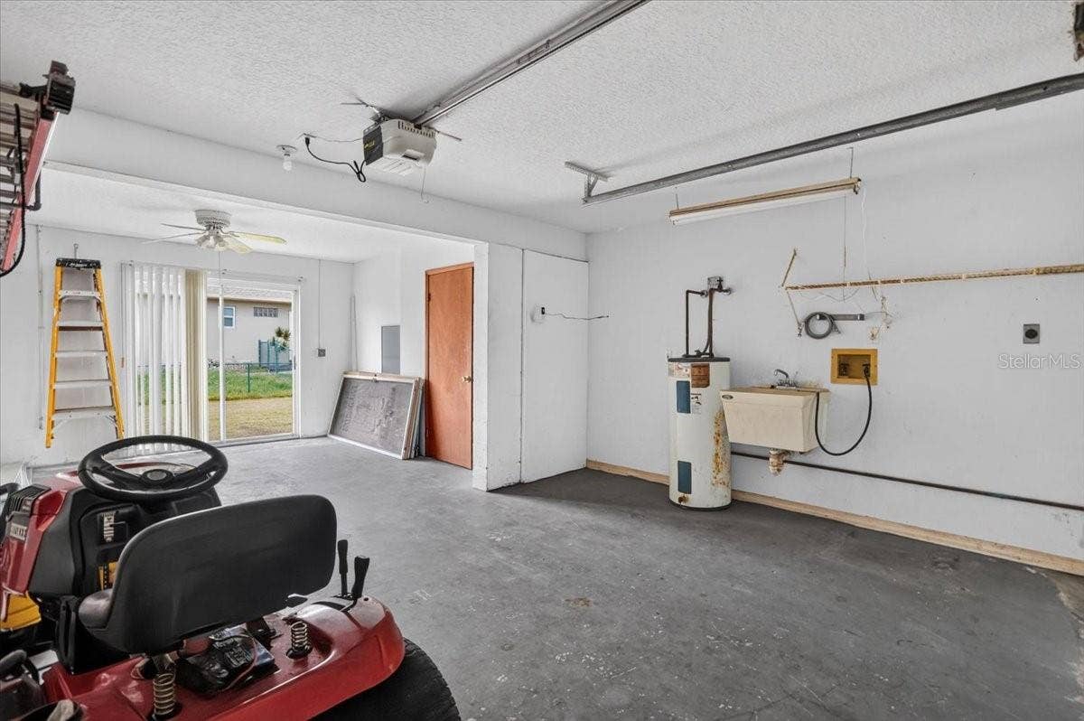 4104 STROMBUS ROAD, Venice, FL 34293 4104 STROMBUS ROAD, Venice, FL 34293