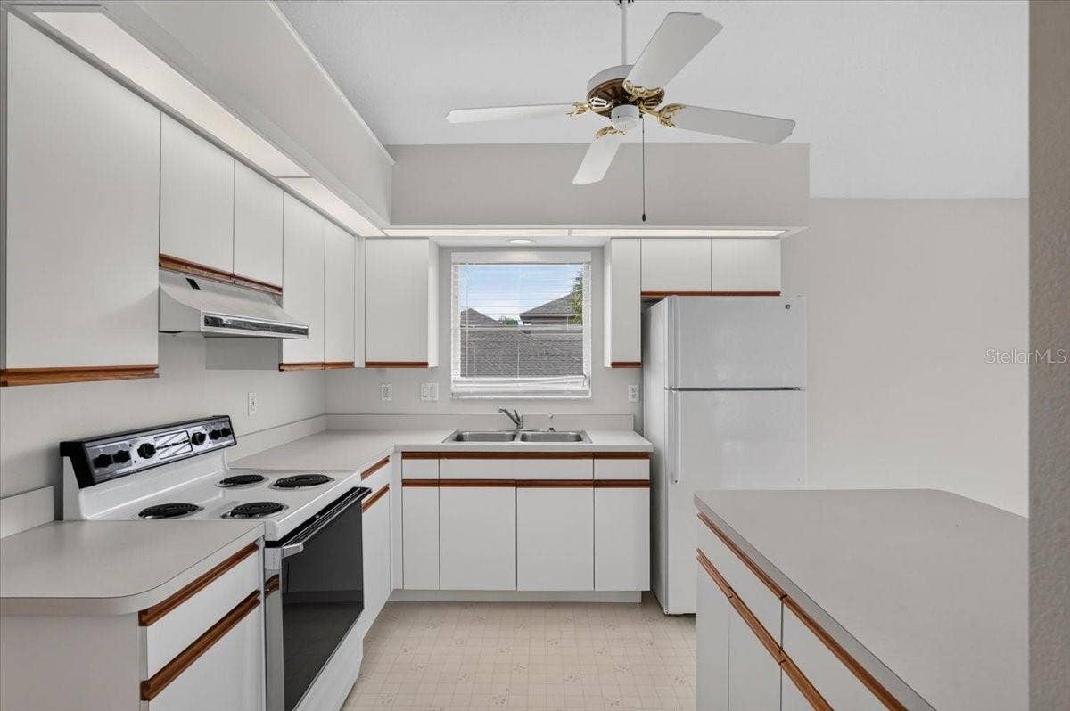 4104 STROMBUS ROAD, Venice, FL 34293 4104 STROMBUS ROAD, Venice, FL 34293