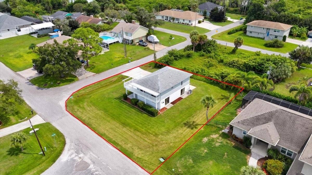 4104 STROMBUS ROAD, Venice, FL 34293 4104 STROMBUS ROAD, Venice, FL 34293