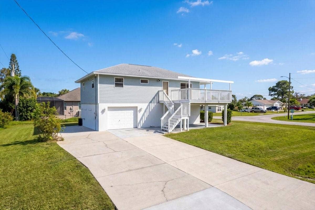 4104 STROMBUS ROAD, Venice, FL 34293 4104 STROMBUS ROAD, Venice, FL 34293