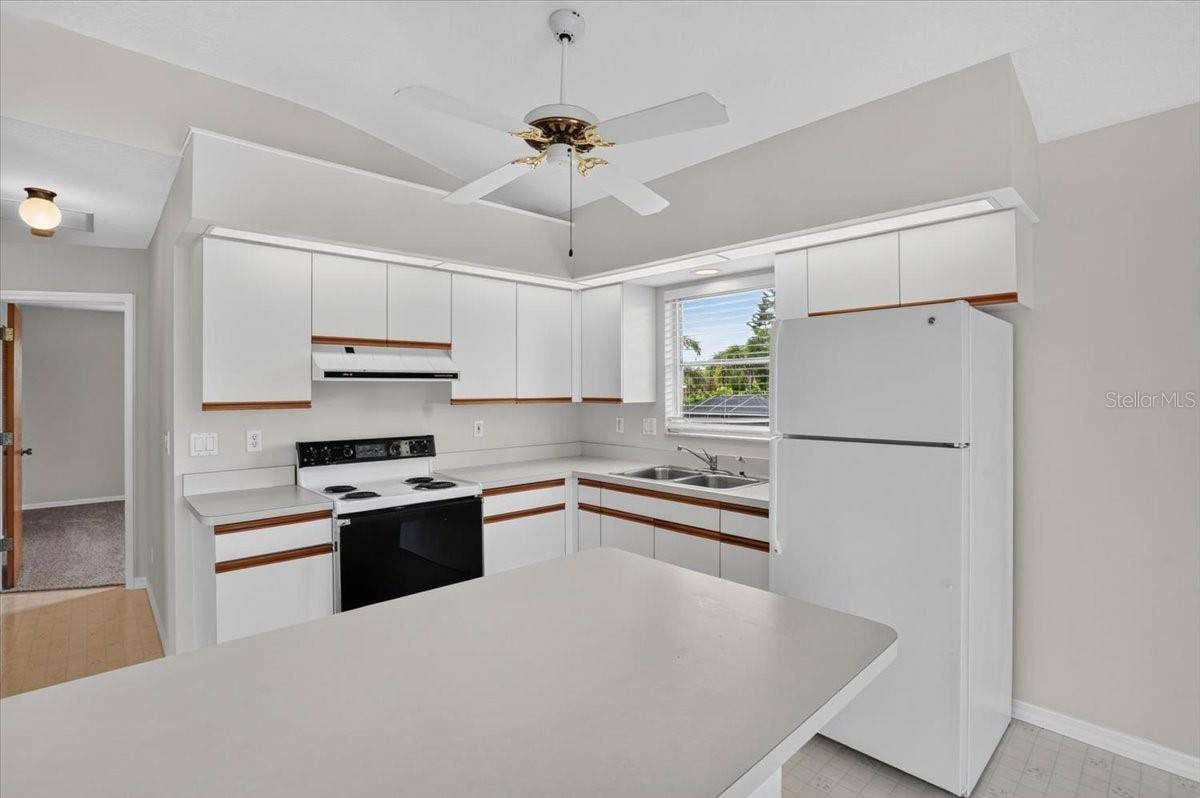 4104 STROMBUS ROAD, Venice, FL 34293 4104 STROMBUS ROAD, Venice, FL 34293
