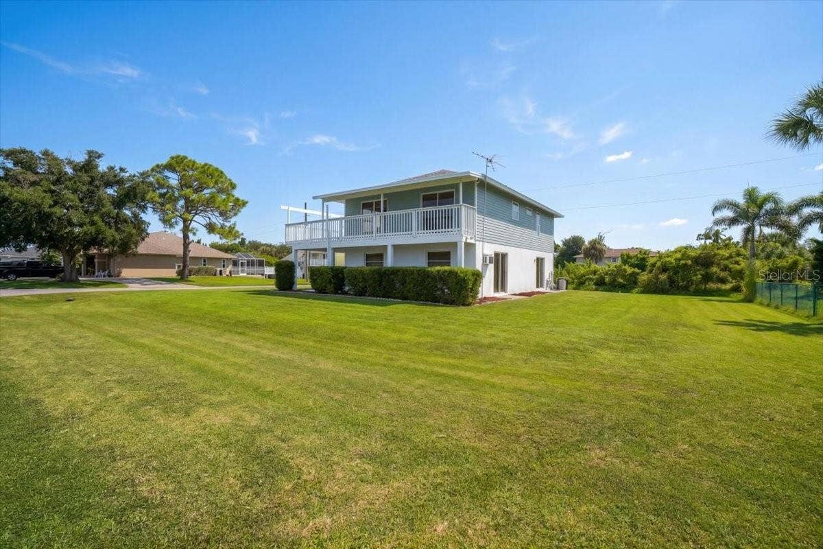 4104 STROMBUS ROAD, Venice, FL 34293 4104 STROMBUS ROAD, Venice, FL 34293