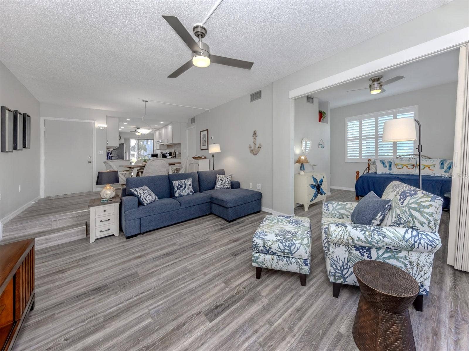 1555 TARPON CENTER DRIVE, #140, Venice, FL 34285