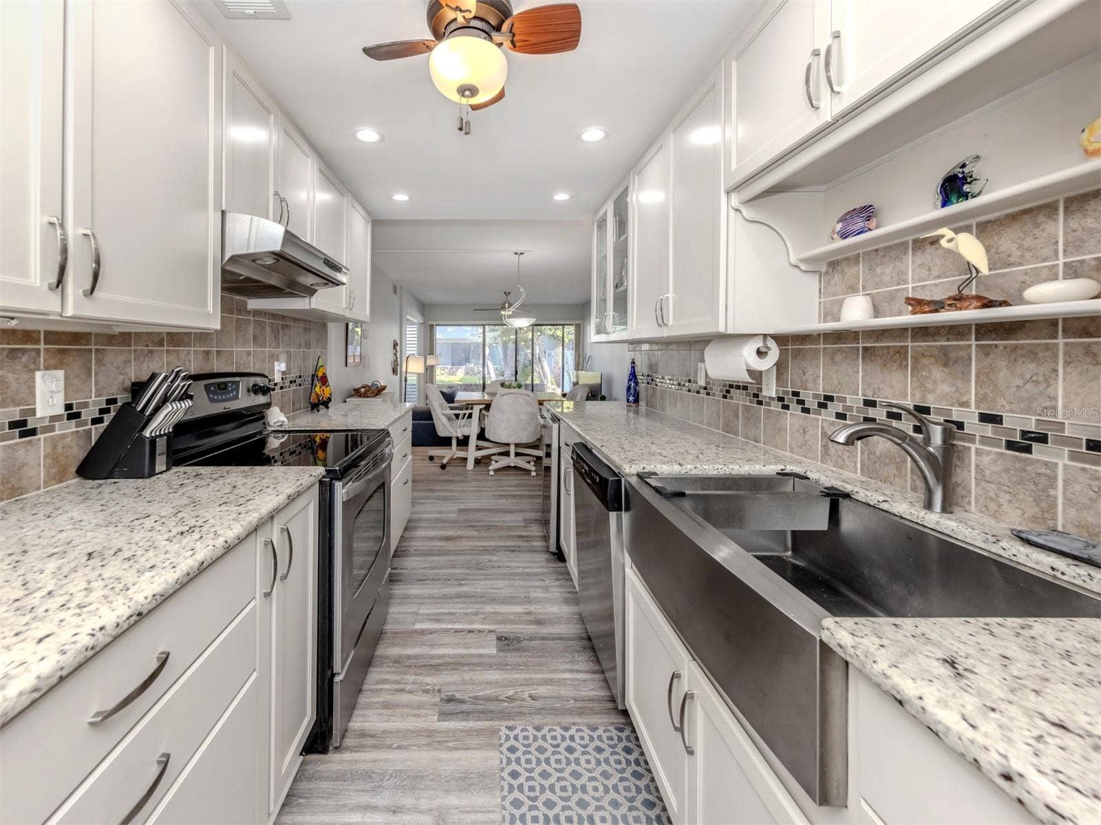 1555 TARPON CENTER DRIVE, #140, Venice, FL 34285