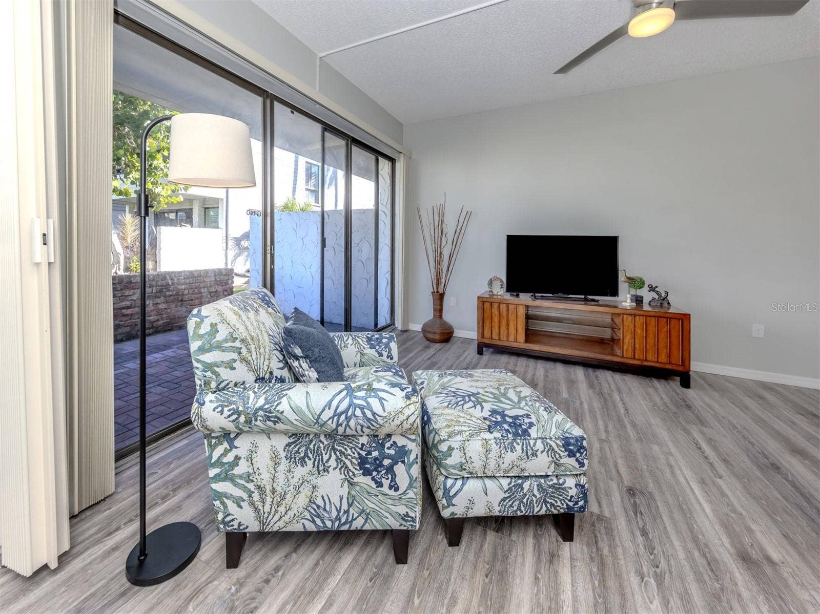 1555 TARPON CENTER DRIVE, #140, Venice, FL 34285