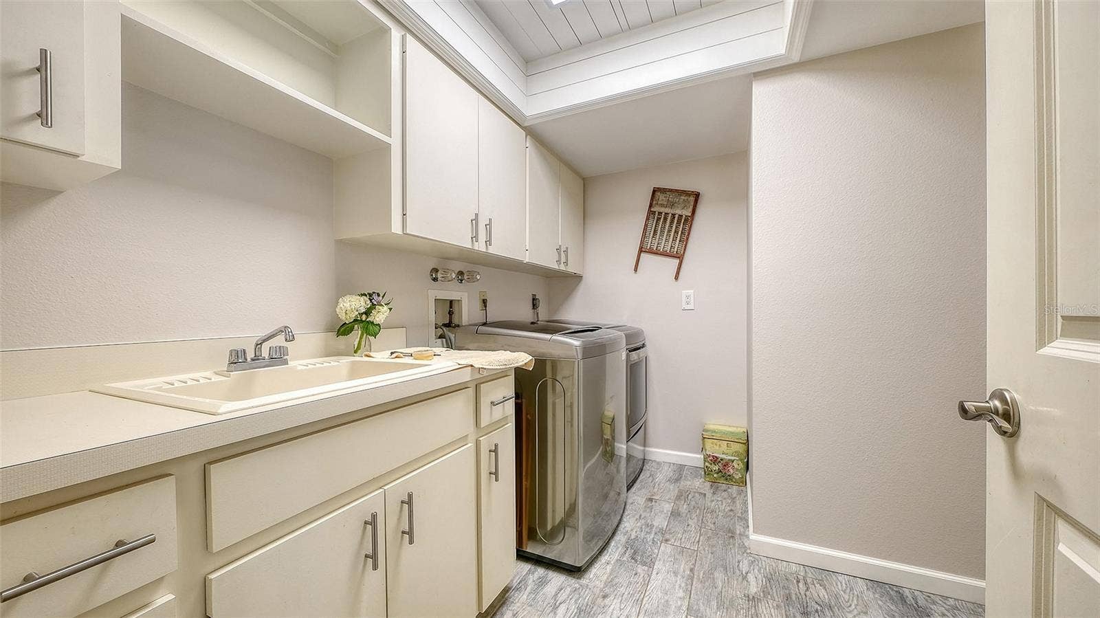 1568 VERMEER DRIVE, Nokomis, FL 34275 1568 VERMEER DRIVE, Nokomis, FL 34275