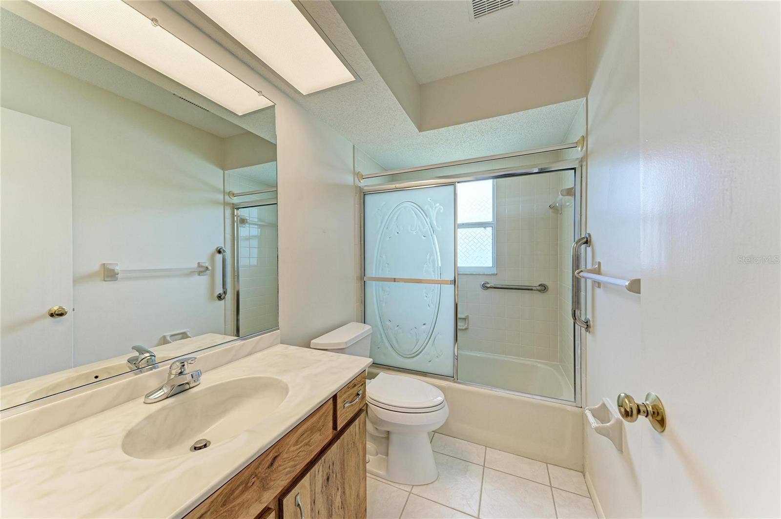 1602 VIKKI COURT, Venice, FL 34293 Bathroom #2