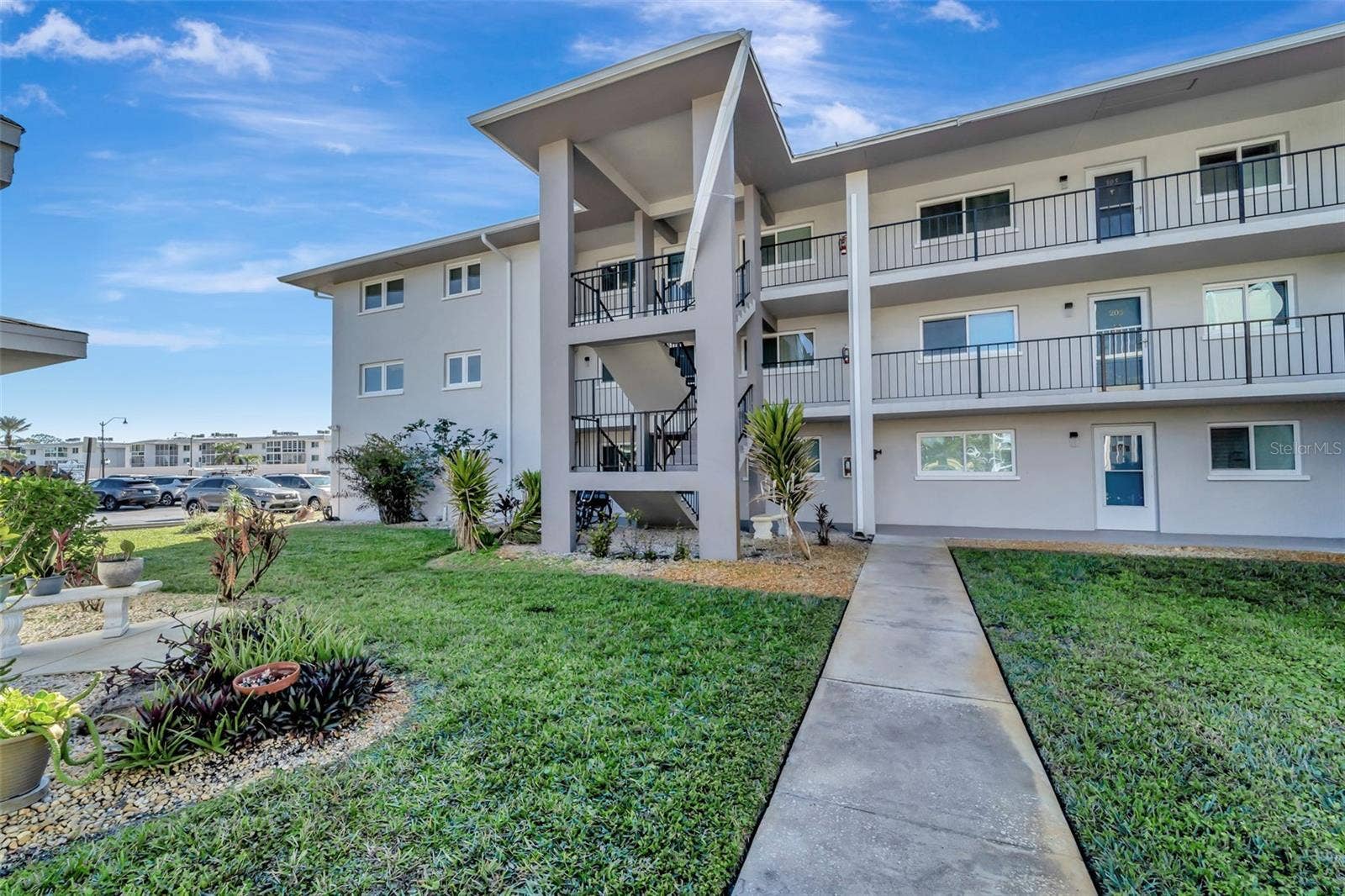 649 TAMIAMI TRAIL S, #107, Venice, FL 34285 Front entry