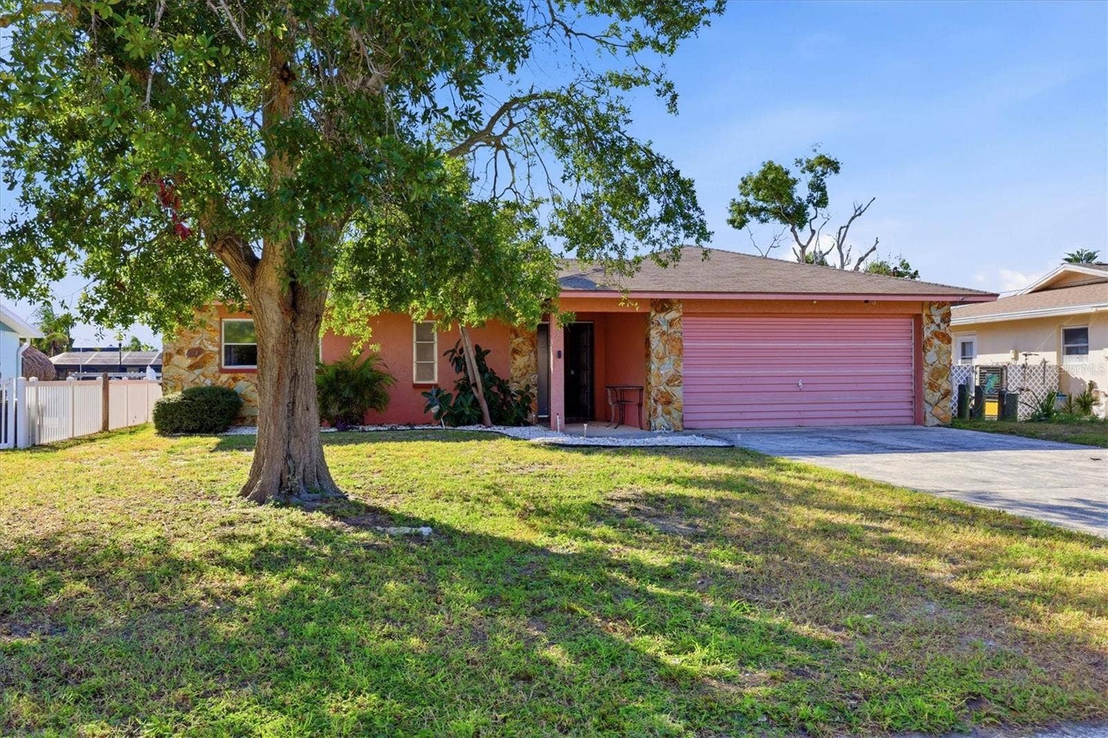 13625 VERONICA DRIVE, Hudson, FL 34667 13625 VERONICA DRIVE, Hudson, FL 34667
