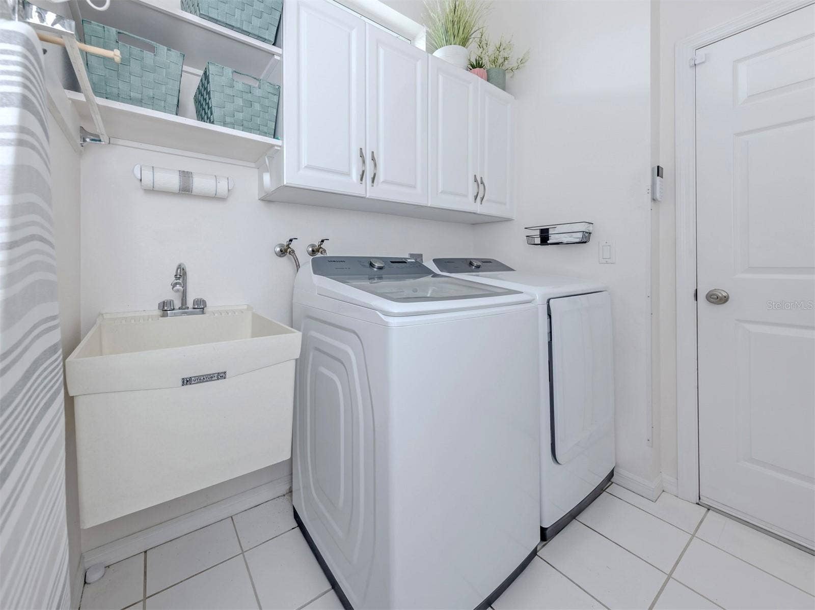 1102 SOUTHLAKE COURT, Venice, FL 34285 1102 SOUTHLAKE COURT, Venice, FL 34285