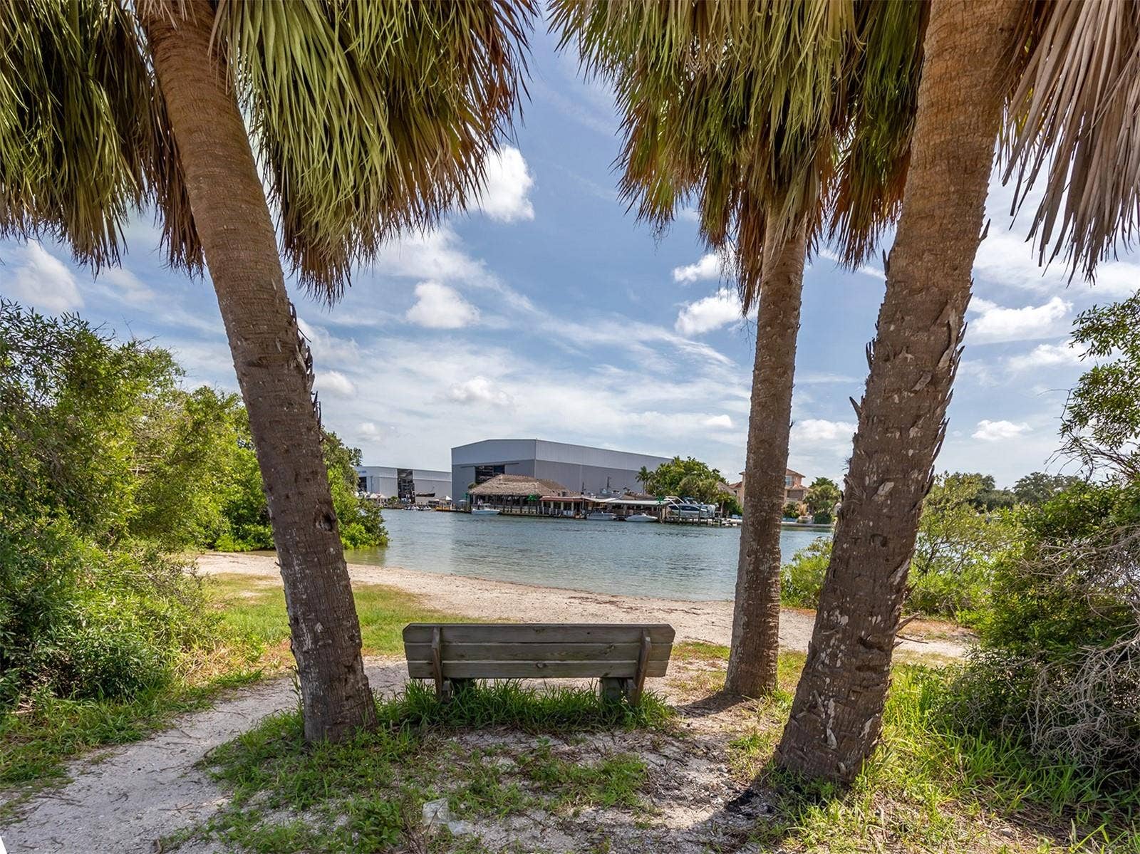 1102 SOUTHLAKE COURT, Venice, FL 34285 1102 SOUTHLAKE COURT, Venice, FL 34285