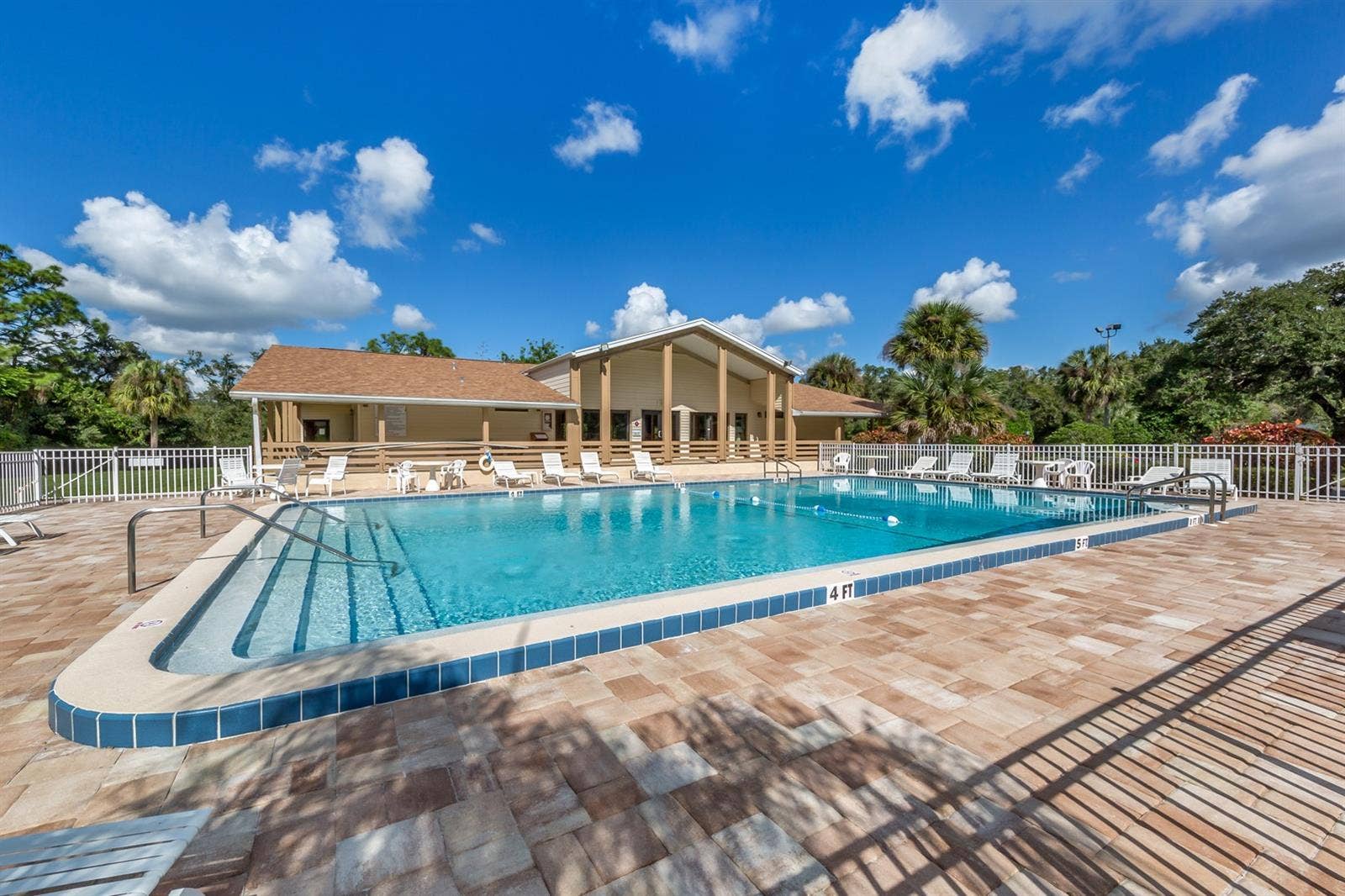 1102 SOUTHLAKE COURT, Venice, FL 34285 1102 SOUTHLAKE COURT, Venice, FL 34285