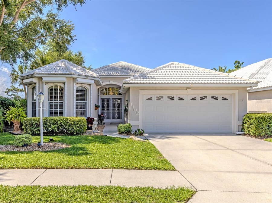 Property photo for 1102 SOUTHLAKE COURT, Venice, FL