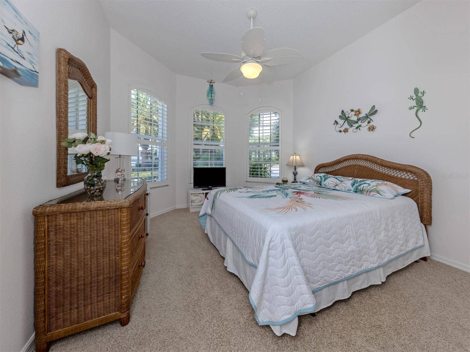 1102 SOUTHLAKE COURT, Venice, FL 34285 1102 SOUTHLAKE COURT, Venice, FL 34285