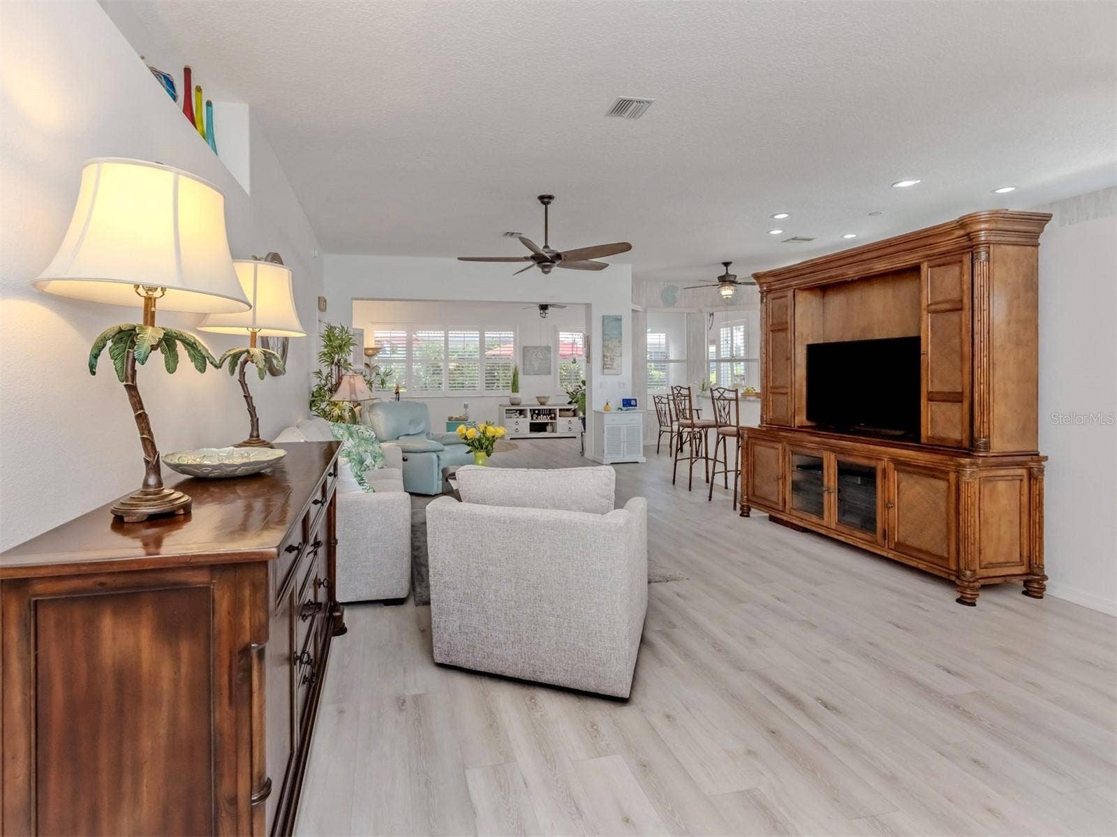 1102 SOUTHLAKE COURT, Venice, FL 34285 1102 SOUTHLAKE COURT, Venice, FL 34285