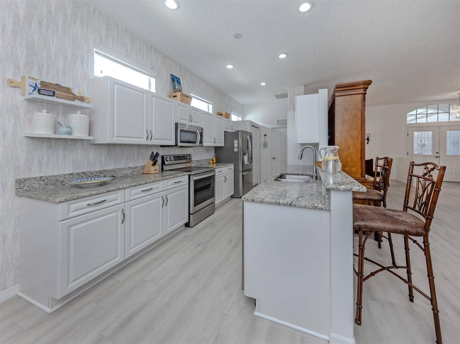 1102 SOUTHLAKE COURT, Venice, FL 34285 1102 SOUTHLAKE COURT, Venice, FL 34285