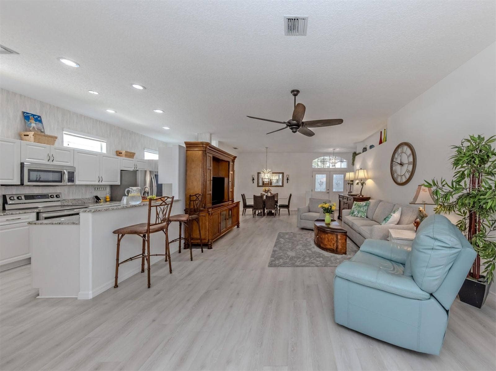 1102 SOUTHLAKE COURT, Venice, FL 34285 1102 SOUTHLAKE COURT, Venice, FL 34285