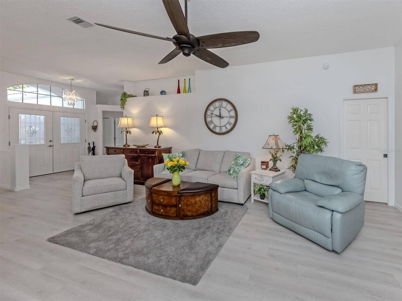 1102 SOUTHLAKE COURT, Venice, FL 34285 1102 SOUTHLAKE COURT, Venice, FL 34285