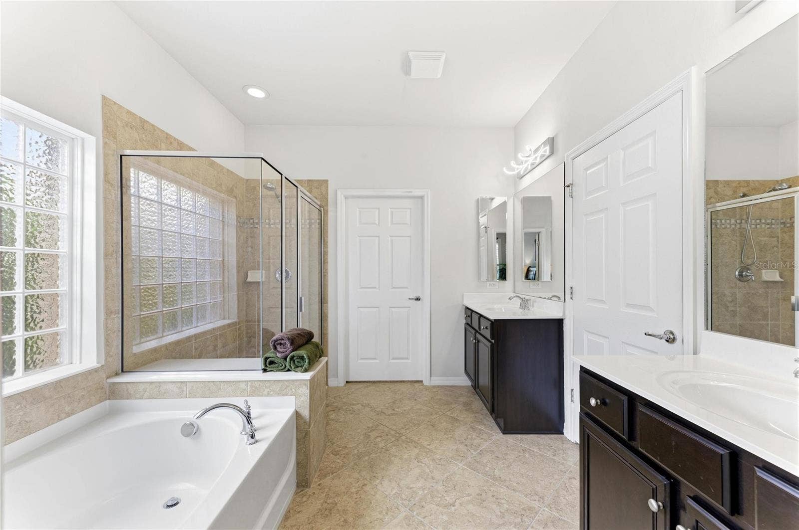 19143 KIRELLA STREET, Venice, FL 34293 19143 KIRELLA STREET, Venice, FL 34293