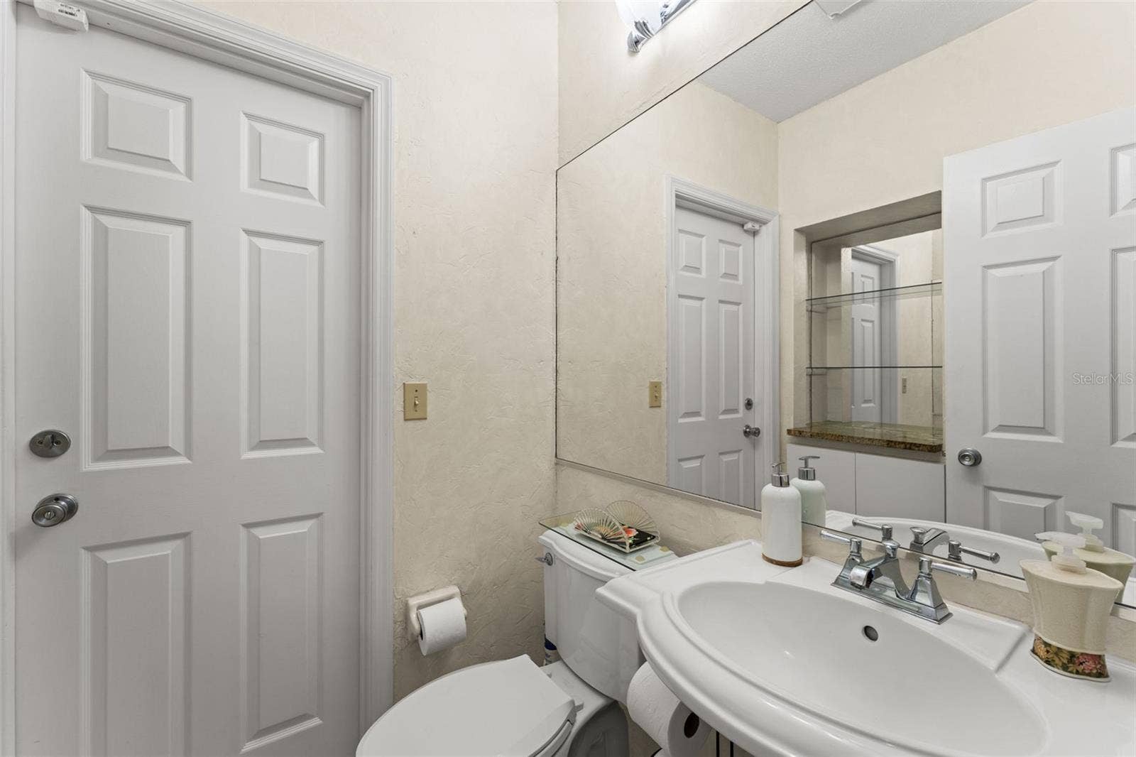 966 N DORAL LANE, Venice, FL 34293 966 N DORAL LANE, Venice, FL 34293