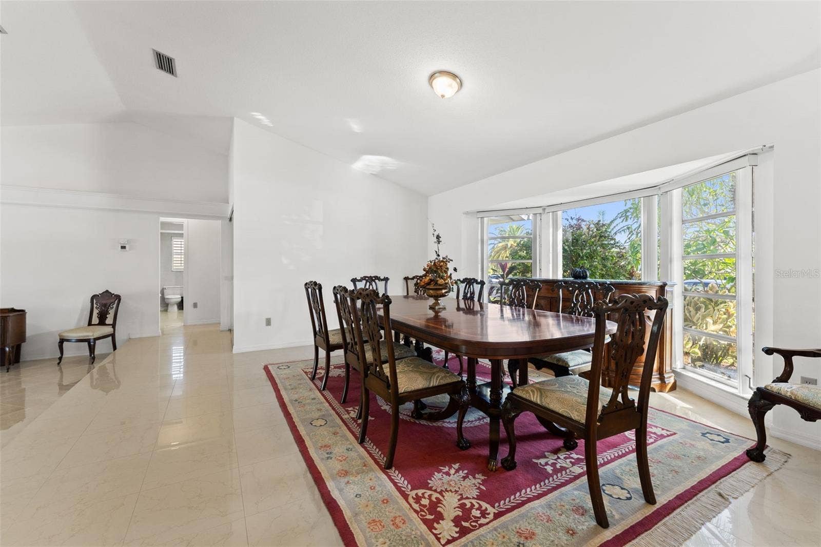 966 N DORAL LANE, Venice, FL 34293 Plenty of natural light
