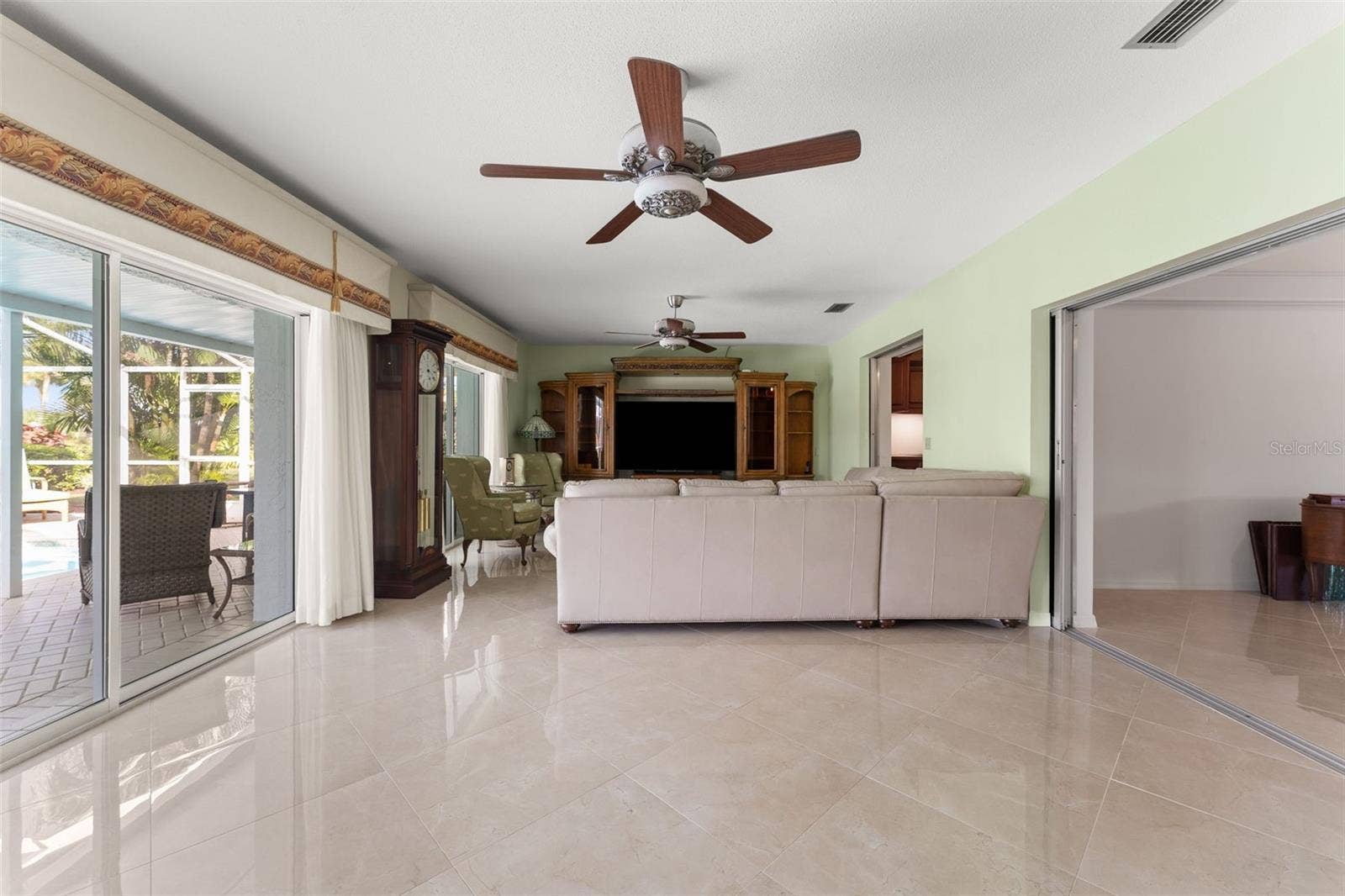 966 N DORAL LANE, Venice, FL 34293 Multiple sliders to the lanai
