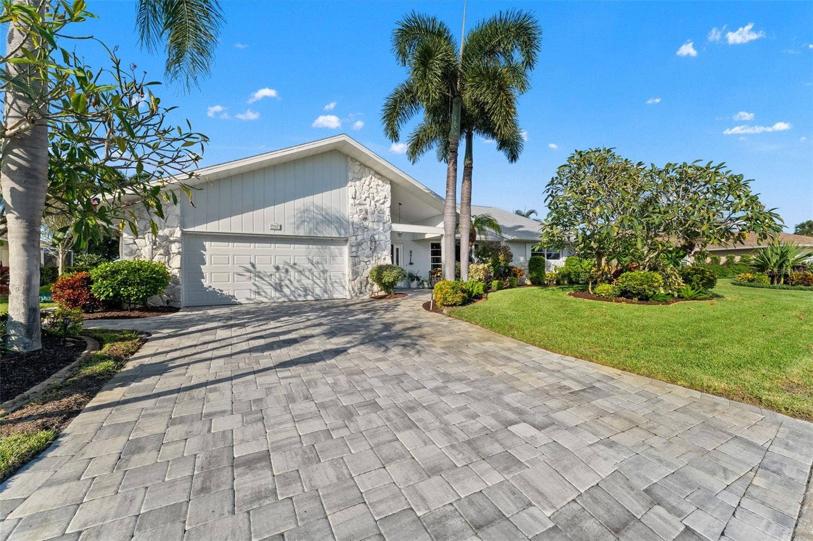 966 N DORAL LANE, Venice, FL 34293 Extended driveway