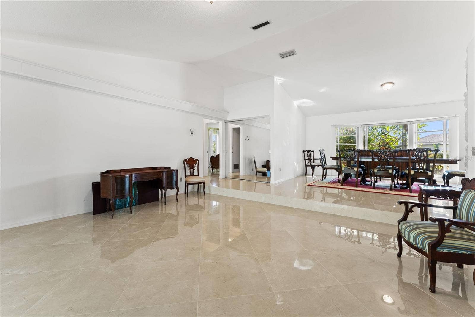 966 N DORAL LANE, Venice, FL 34293 Bright rooms