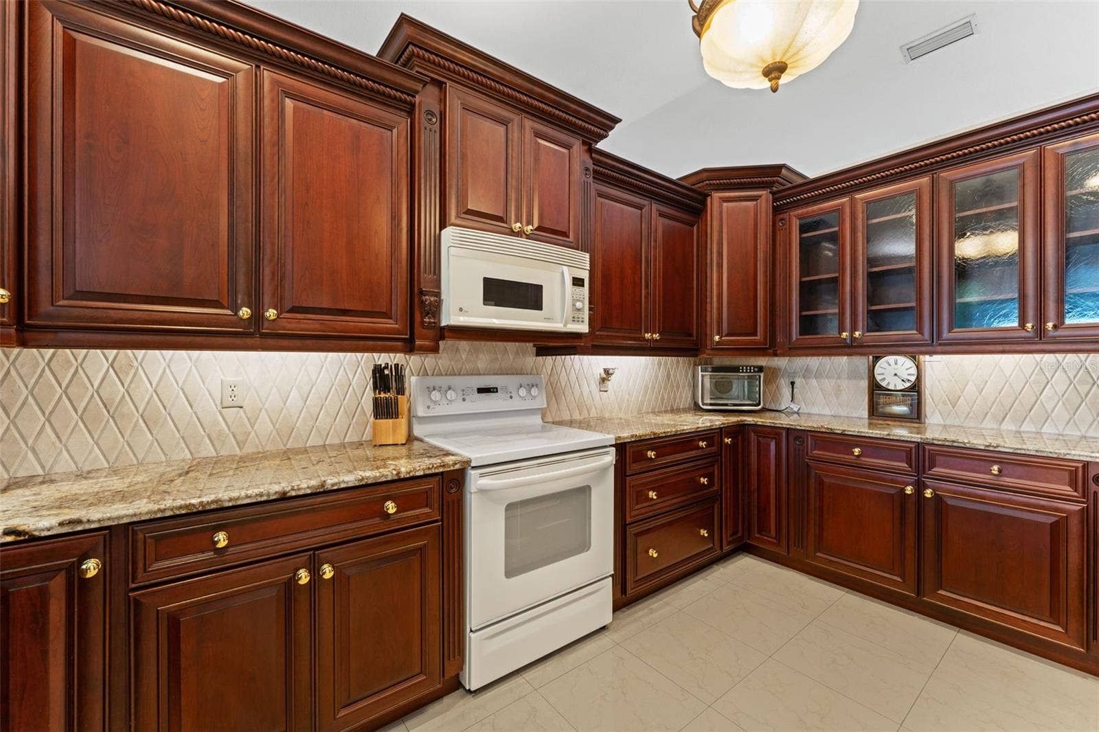 966 N DORAL LANE, Venice, FL 34293 Soft close drawers