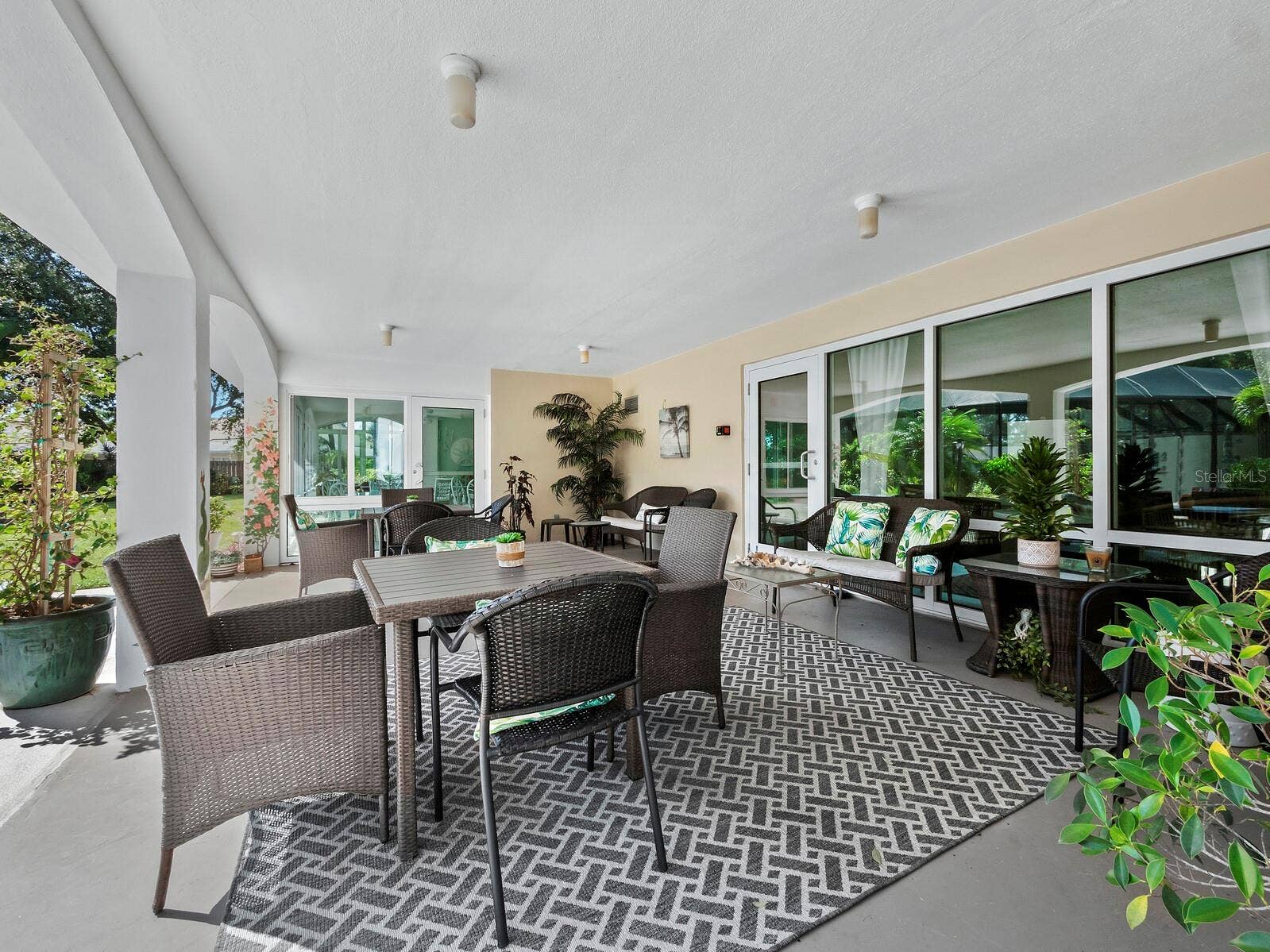 512 W VENICE AVENUE, #607, Venice, FL 34285 So many cozy places to enjoy your community