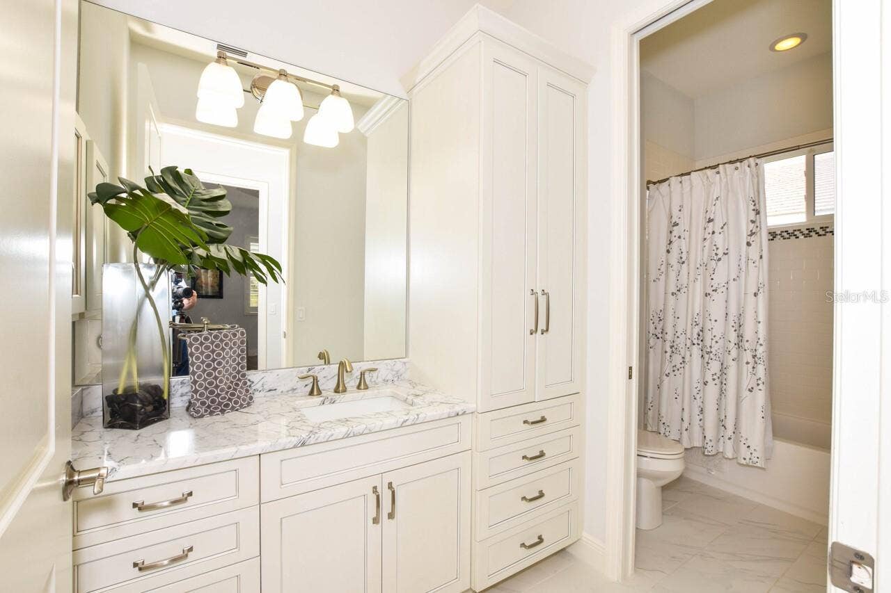 1580 LANCASHIRE DRIVE, Venice, FL 34293 1580 LANCASHIRE DRIVE, Venice, FL 34293