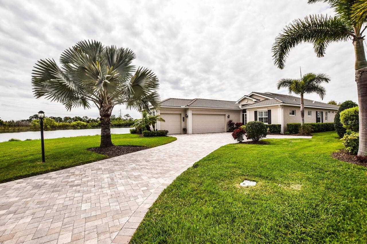 1580 LANCASHIRE DRIVE, Venice, FL 34293 1580 LANCASHIRE DRIVE, Venice, FL 34293