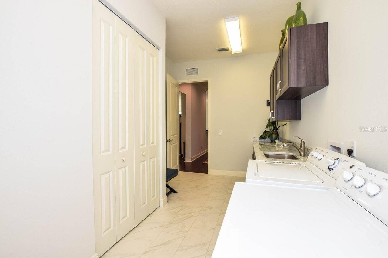 1580 LANCASHIRE DRIVE, Venice, FL 34293 1580 LANCASHIRE DRIVE, Venice, FL 34293